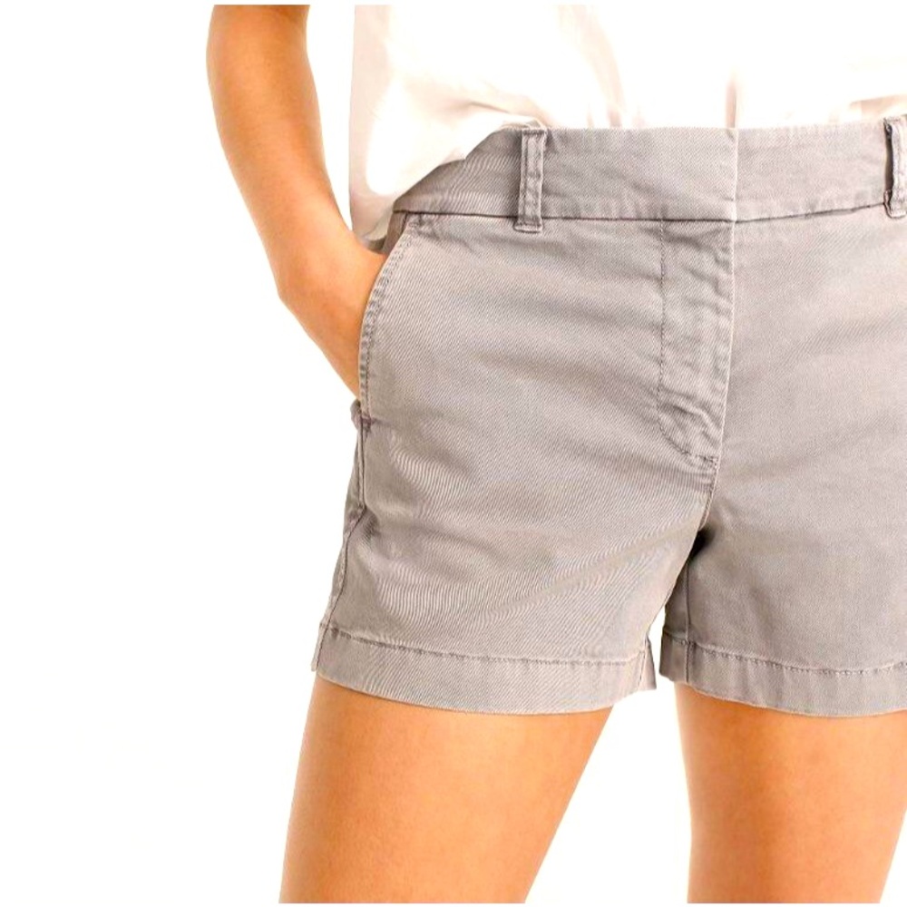 J Crews Classic Chino Gray Women's Shorts
Like new. Great condition. Size 8